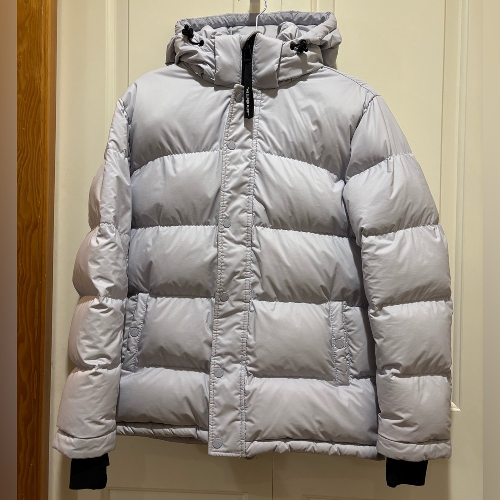 Aritzia The Super Puff - Very Light Gray (grayish white w/ blue hue) Size XS - Picture 3 of 16